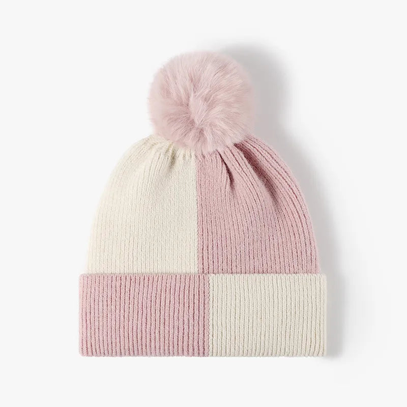Gorro de punto con bloques de color y pompón
