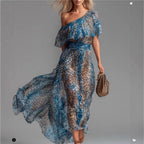 Robe longue en mousseline de soie à imprimé léopard, avec épaule asymétrique, volants et taille ajustée, parfaite pour les vacances