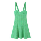 Vestido corto de tirantes con estampado de cuadros y estilo picante