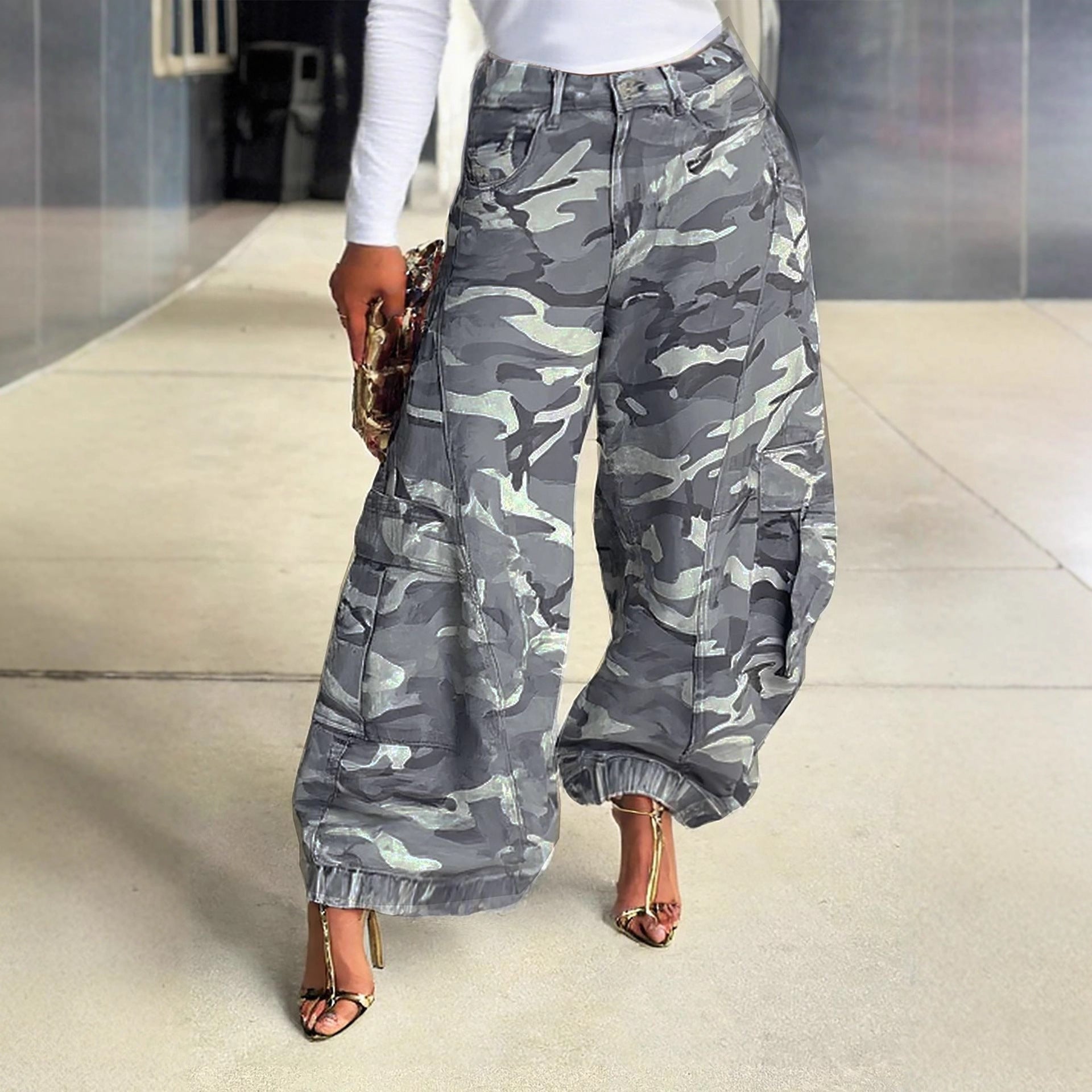 Camouflage Wide-Leg Cargo Jeans