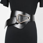 Asymmetric wide belt buckle hardware detail