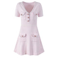 Vestido corto con cuello de pico