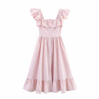 Robe rayée cintrée à simple boutonnage et volants