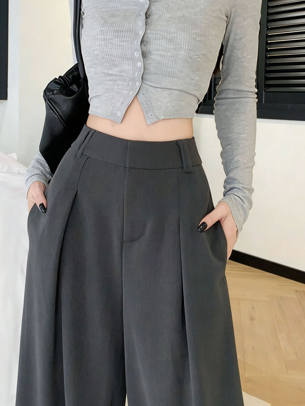 High-Waist Tailored Straight-Leg Trousers in Gray - view 5