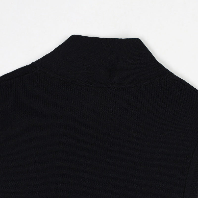 Vestido sin mangas de cuello medio a alto