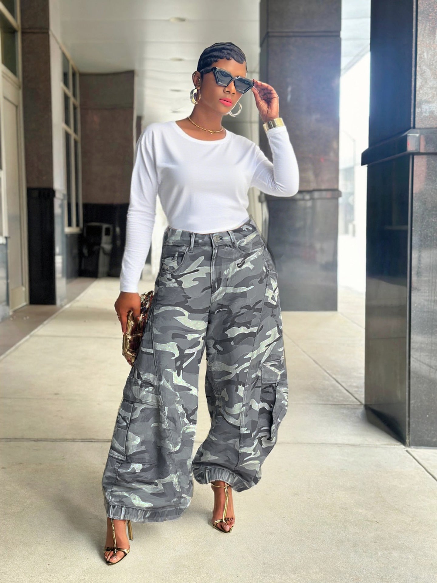 Camouflage Wide-Leg Cargo Jeans