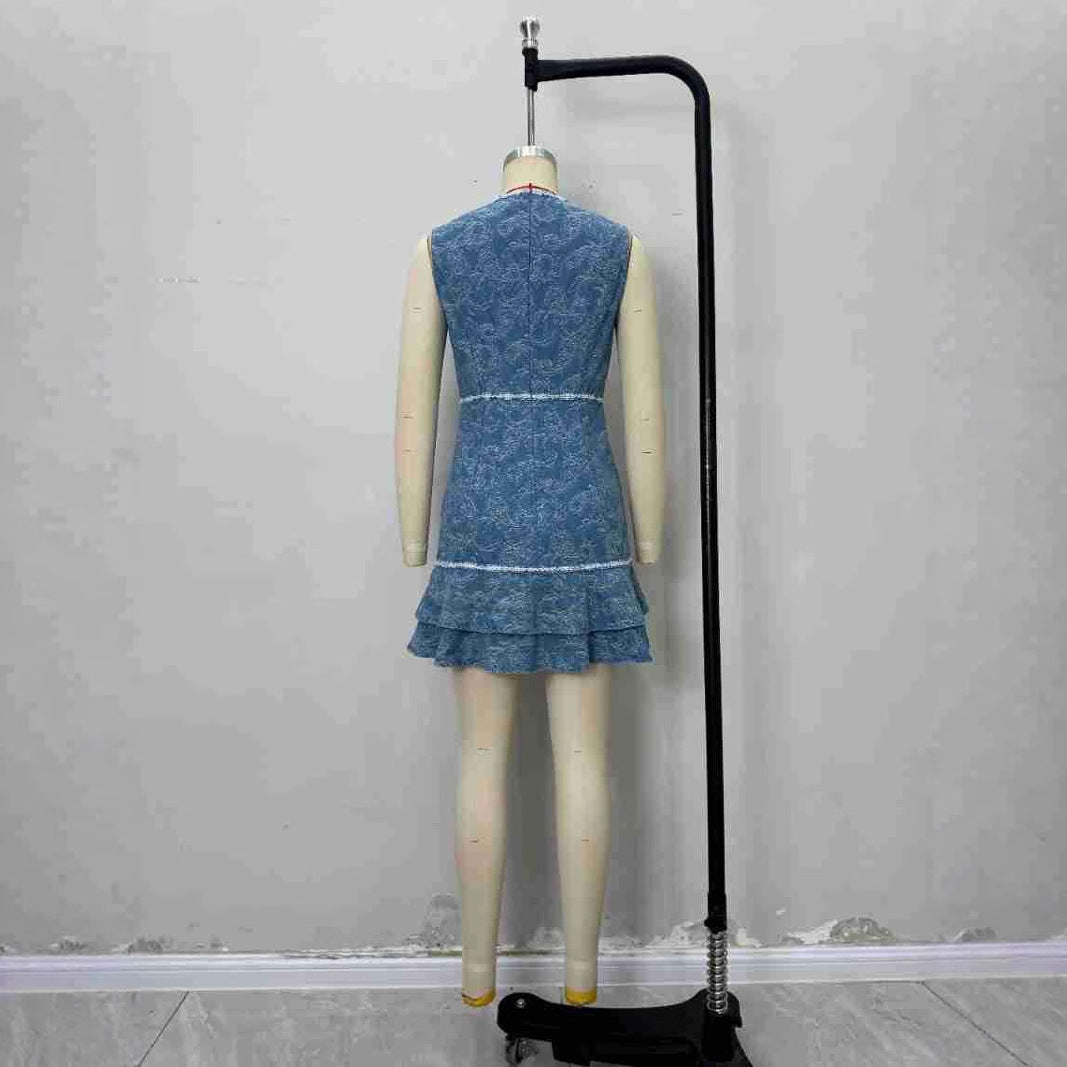 Robe en jean sans manches bleue à motifs blanc et bleu