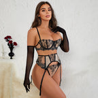 Conjunto de lencería de malla transparente con retazos y bordados florales