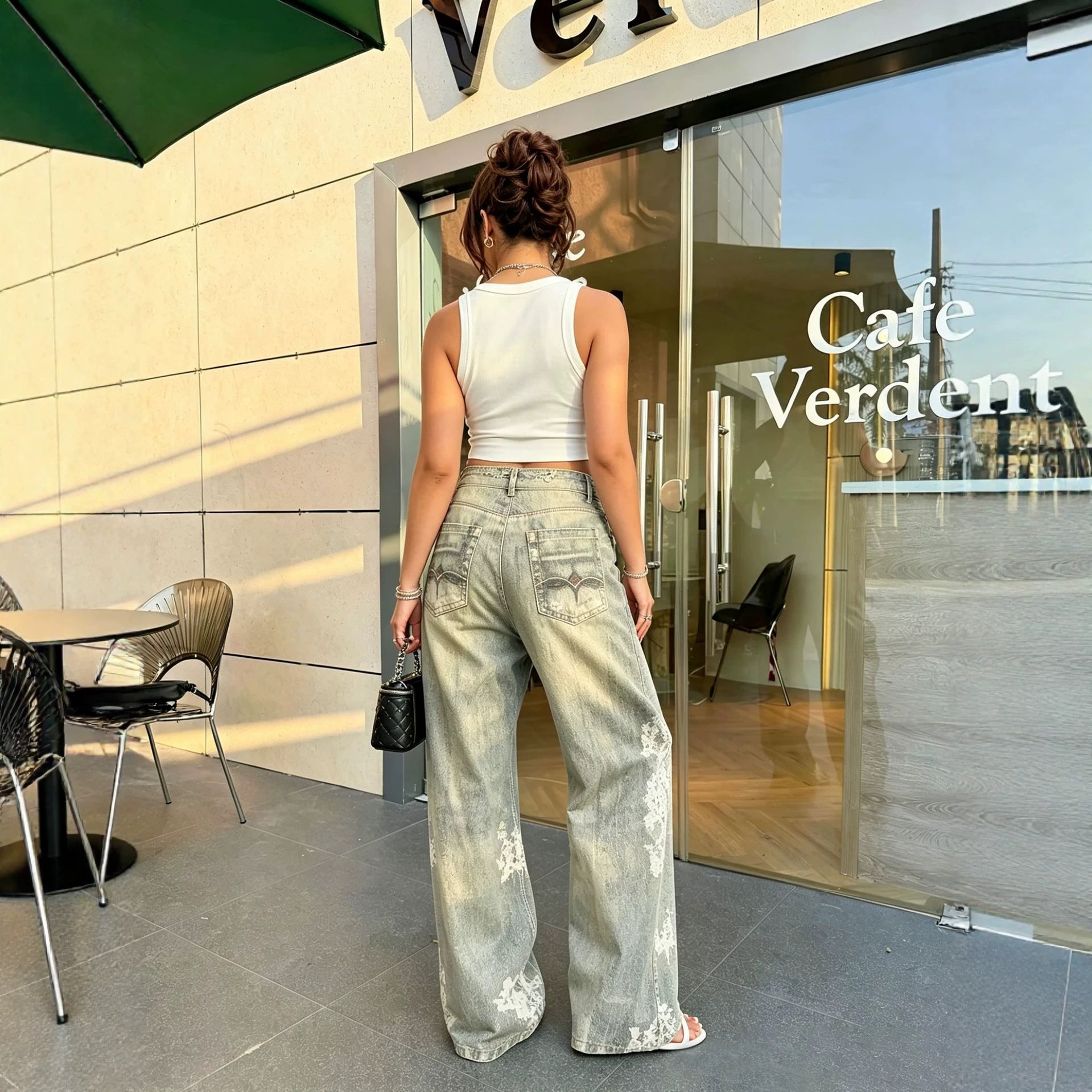 Vaqueros rotos estampados en 3D con encaje de color ladrillo