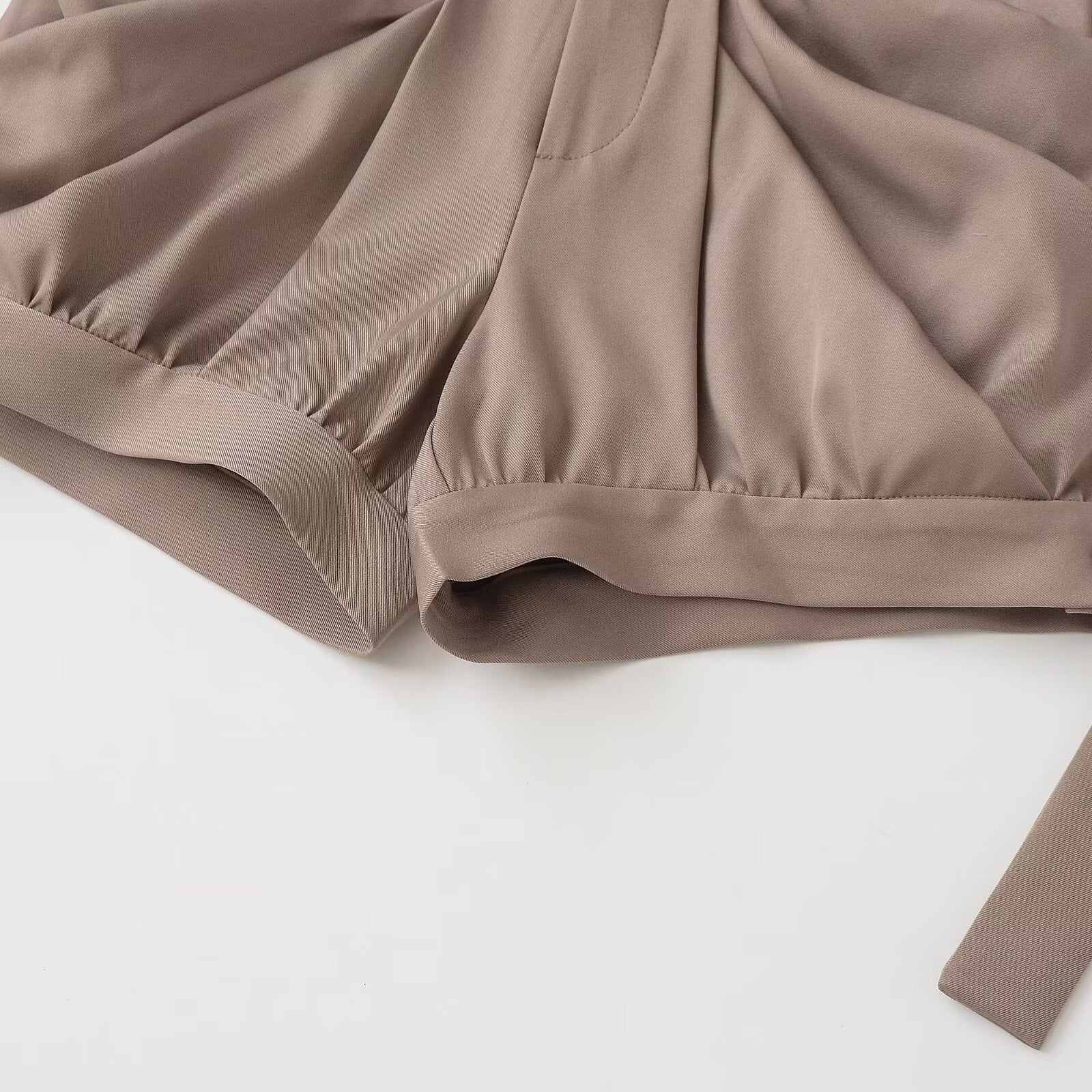 Short décontracté plissé taille mi-haute