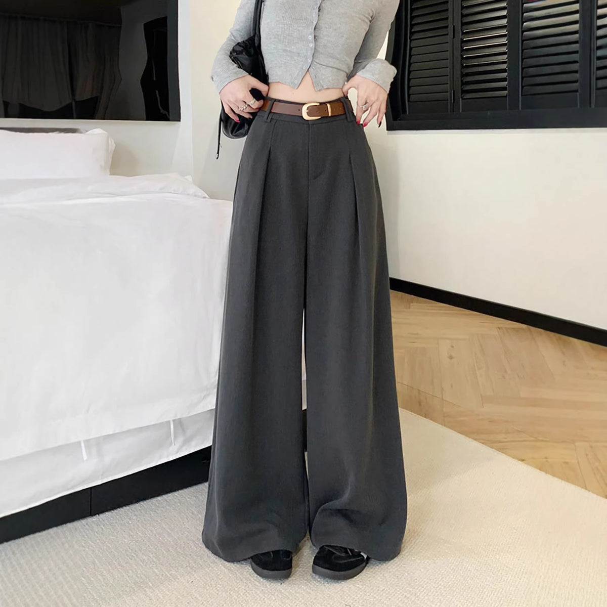High-Waist Tailored Straight-Leg Trousers in Gray - view 2
