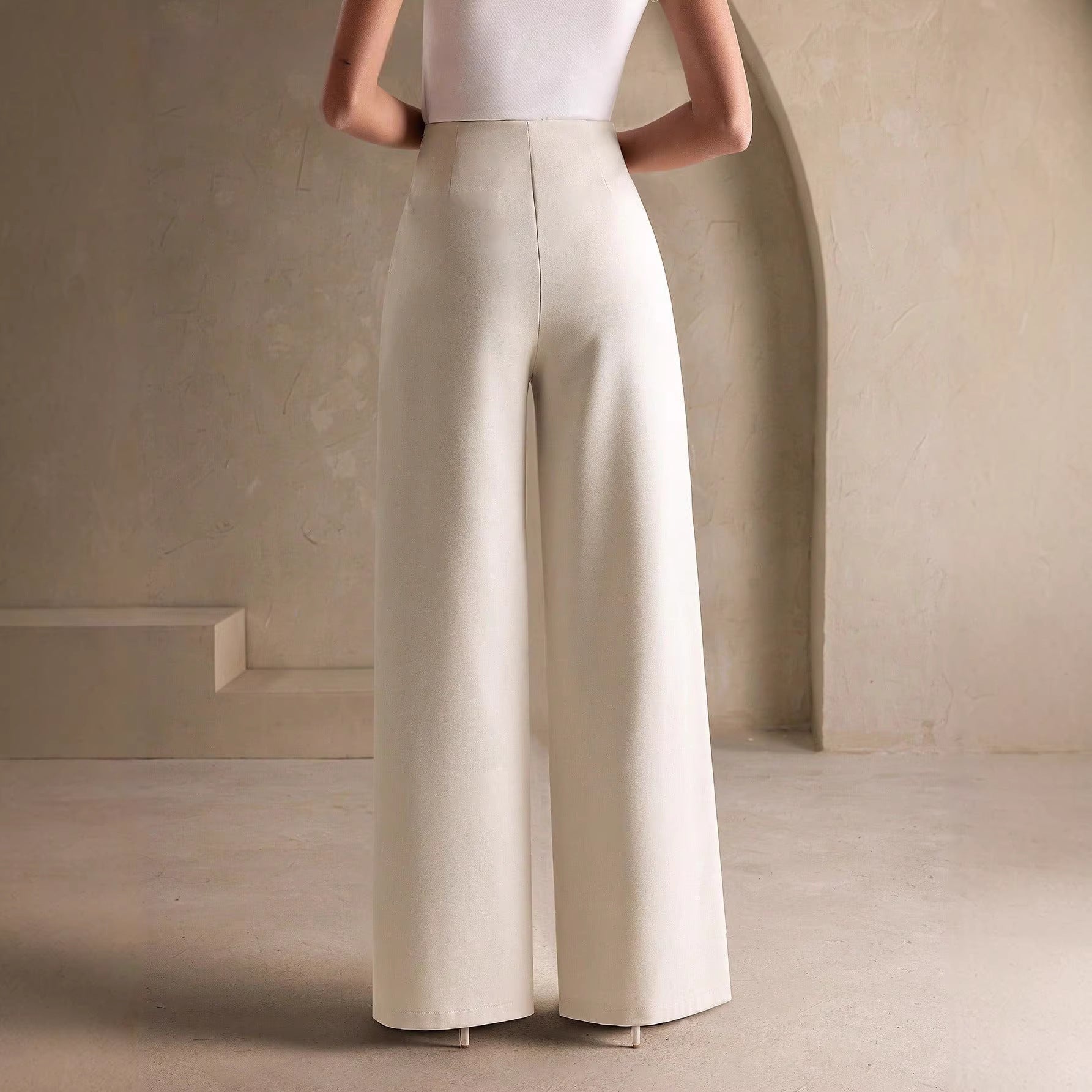 Pantalones de pernera ancha con caída en A