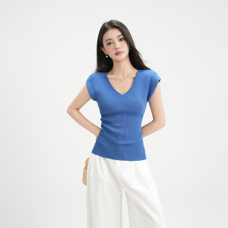 T-shirt léger et transparent en tricot à col en V bleu pour femme à manches courtes décolleté