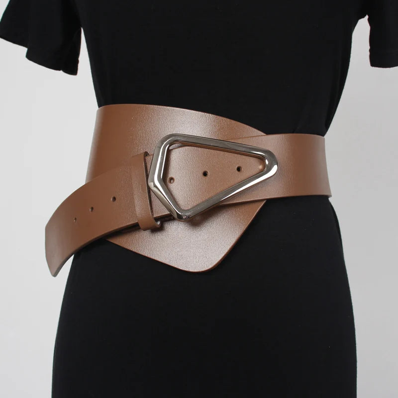 Asymmetric tapered belt shape detail