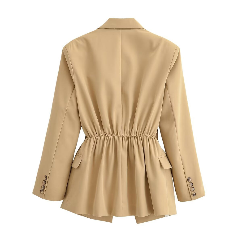Veste élégante cintrée à revers