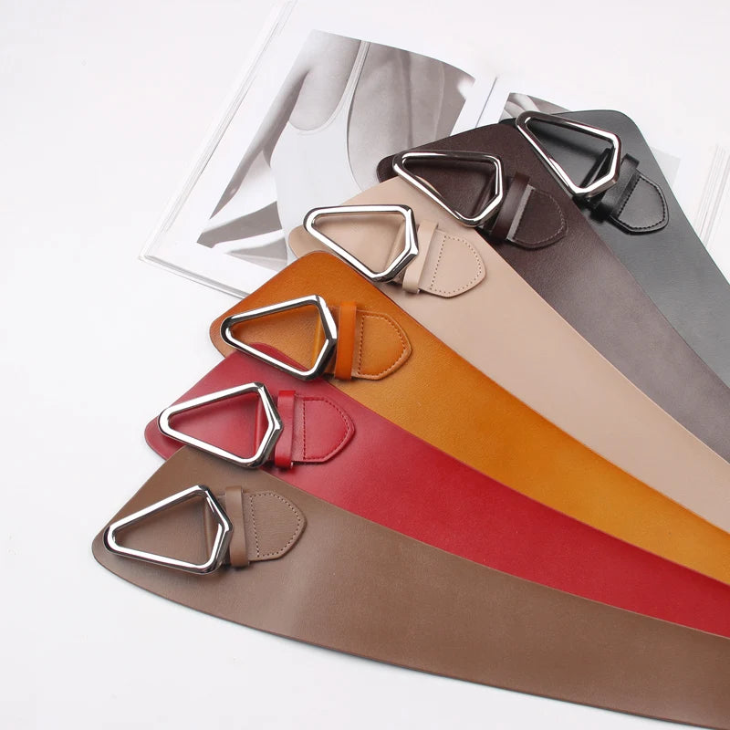 Asymmetric wide belt worn at the waist