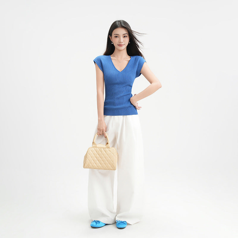 T-shirt léger et transparent en tricot à col en V bleu pour femme à manches courtes décolleté