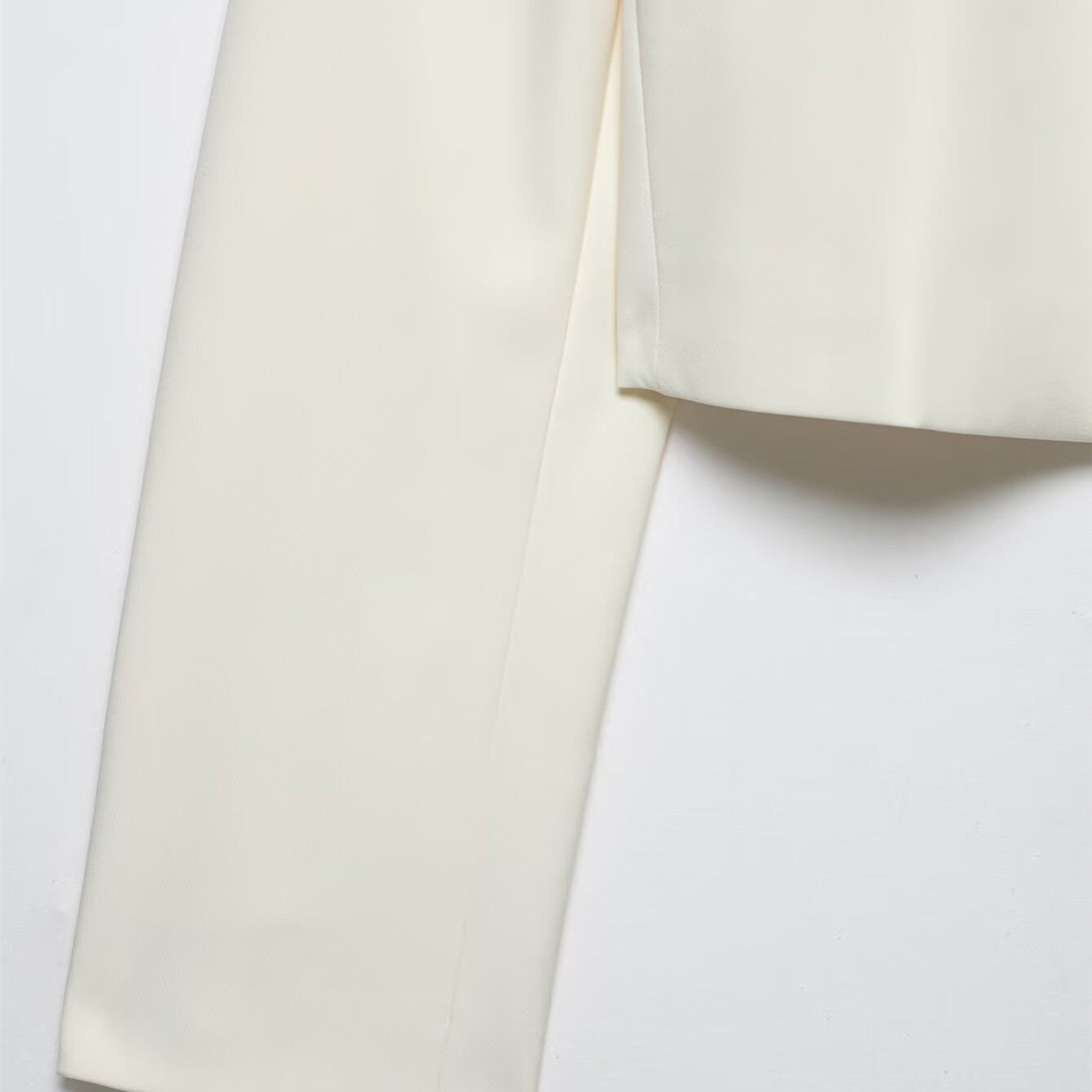 Cropped Long-Sleeve Blazer